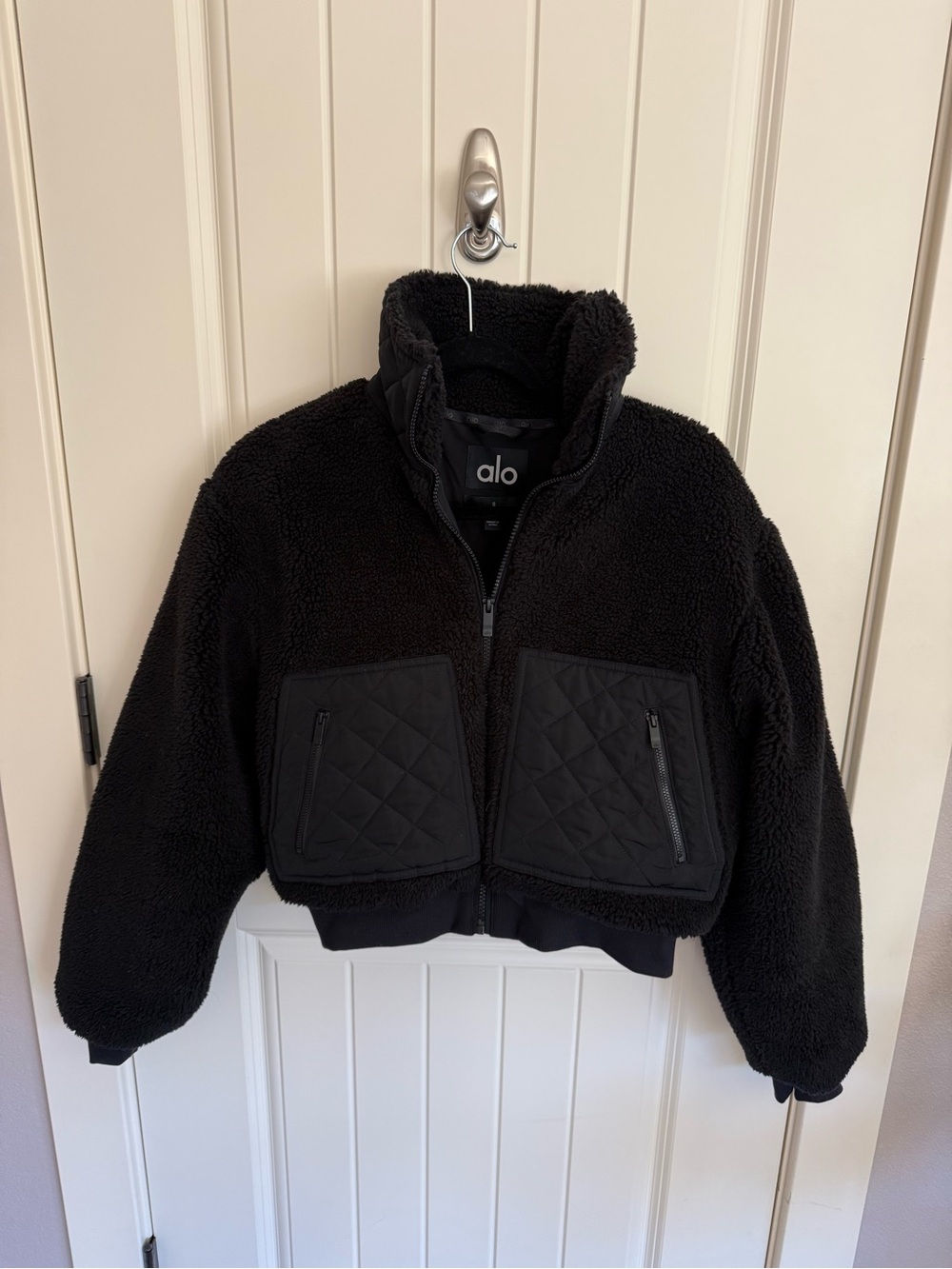 Alo yoga Sherpa edge bomber, great condition - Picture 2 of 5